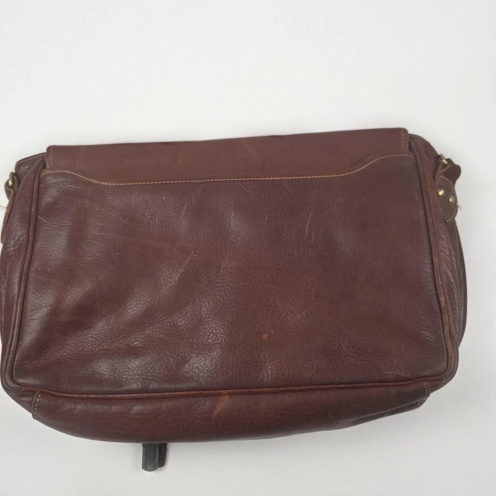 Duluth Trading Co Company Brown Leather Messenger Bag Briefcase Shoulder